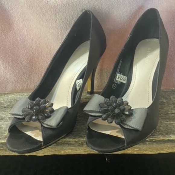 Black and Grey Pumps Size 7 - Picture 5 of 12